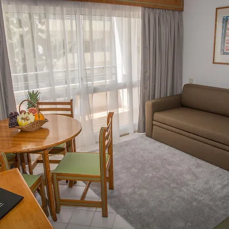 Luna Da Oura Aparthotel