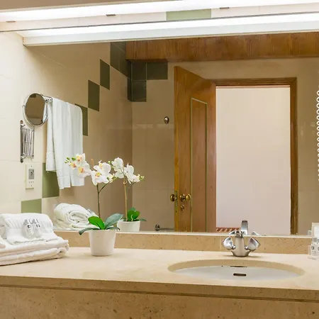 Luna Da Oura Aparthotel 4*