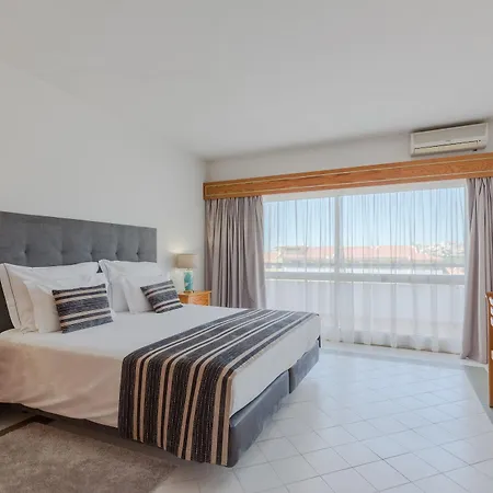 Luna Da Oura Aparthotel