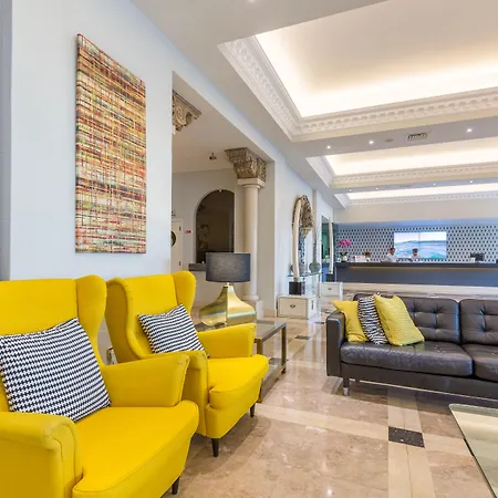 Lägenhetshotell Luna Da Oura 4*