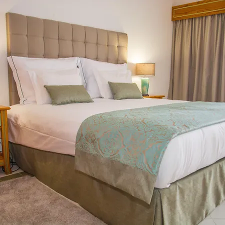 Luna Da Oura Lägenhetshotell 4*