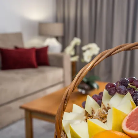 Luna Da Oura אלבופיירה