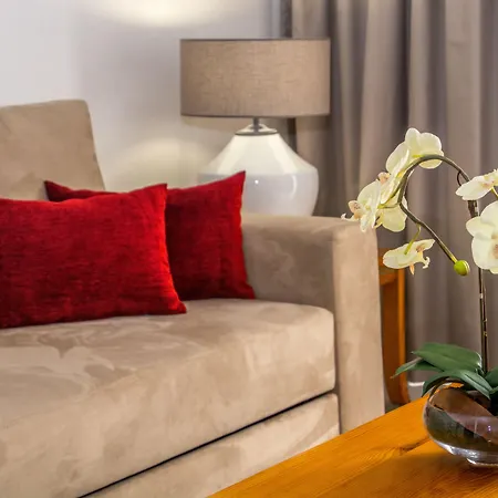 Luna Da Oura Αλμπουφέιρα