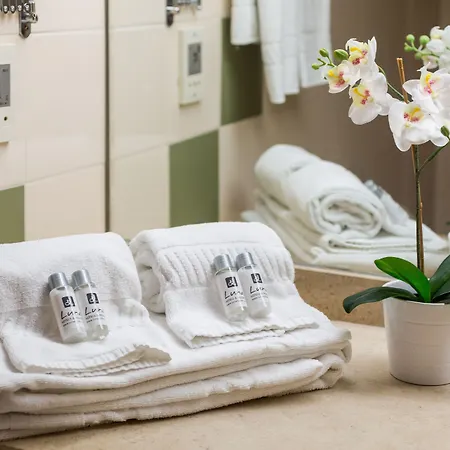 Luna Da Oura Αλμπουφέιρα