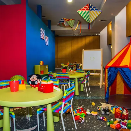 Luna Da Oura Αλμπουφέιρα