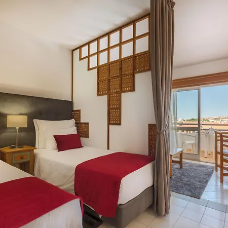 Luna Da Oura Aparthotel