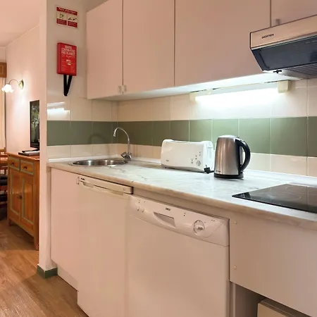 Luna Da Oura Aparthotel