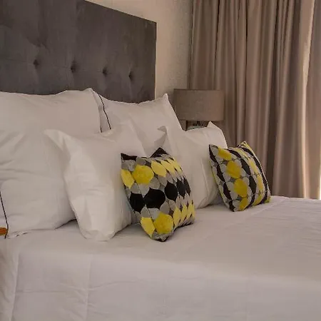 Luna Da Oura Aparthotel