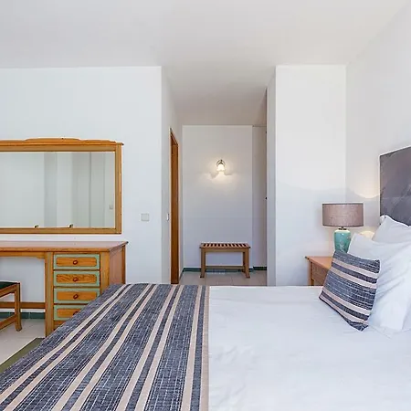 Aparthotel Luna Da Oura 4*